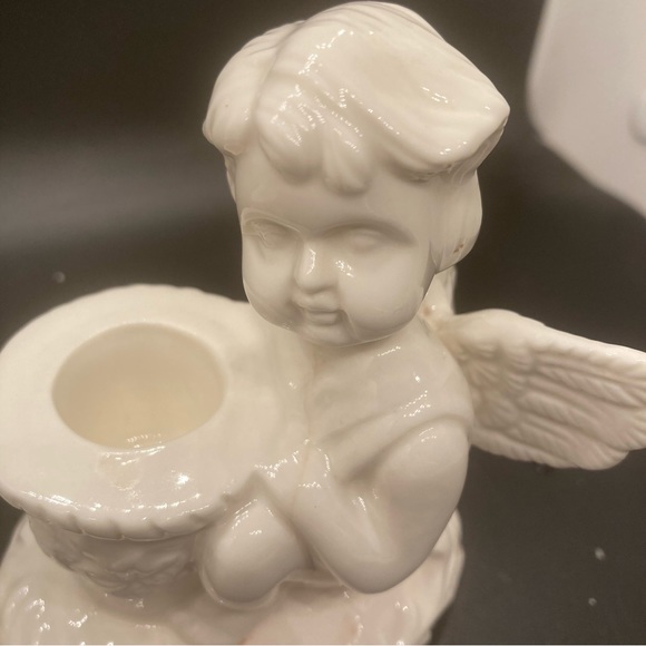 Vntg 5’ porcelain cherub angel figurine candlestick holder set 3.5’ round base - Picture 10 of 11